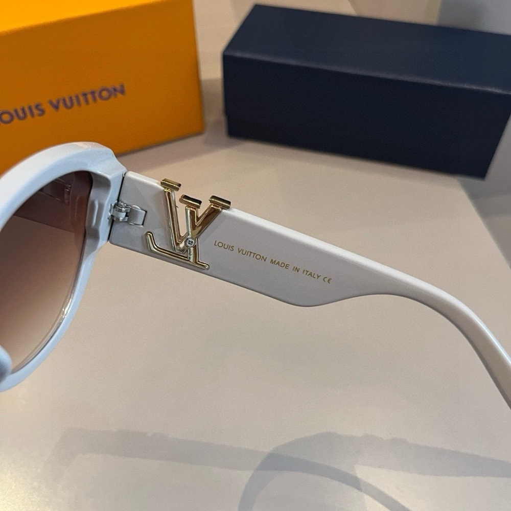Louis Vuitton White Sunglasses - Picture 3 of 5